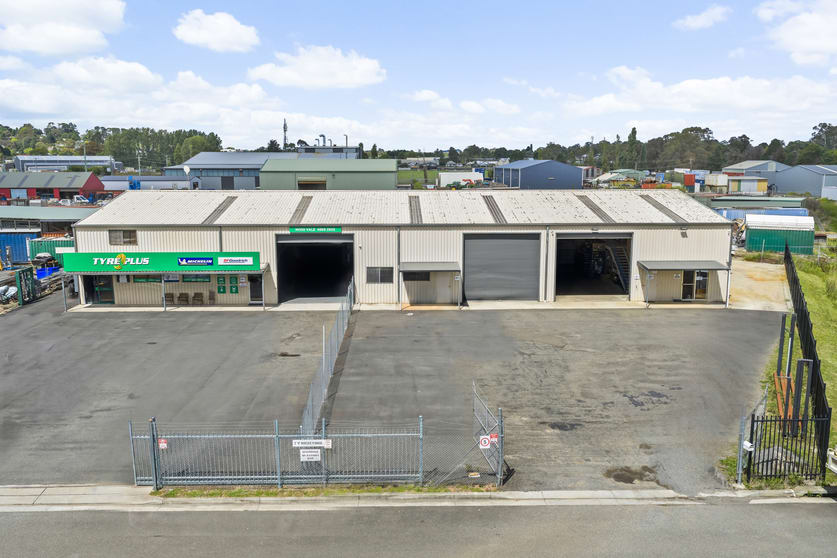 Click to view all images 1-3 Sagewick Place Moss Vale NSW 2577 - Image 1