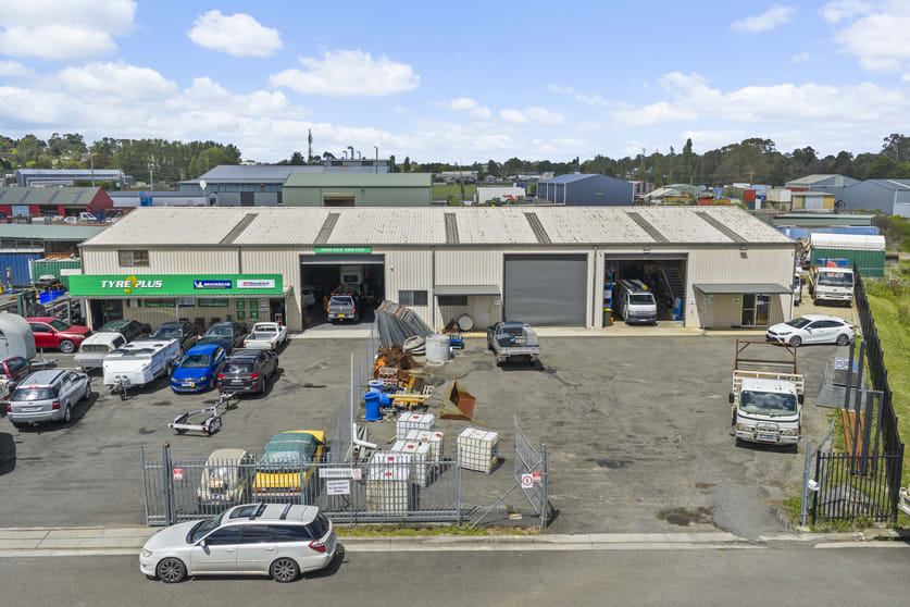 Click to view all images 1-3 Sagewick Place Moss Vale NSW 2577 - Image 2