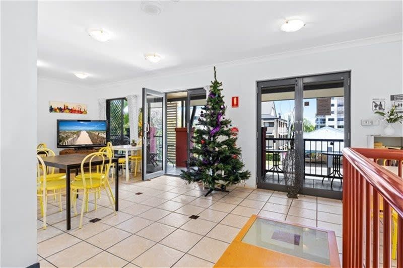 Click to view all images 69 Queen Street Southport QLD 4215 - Image 3