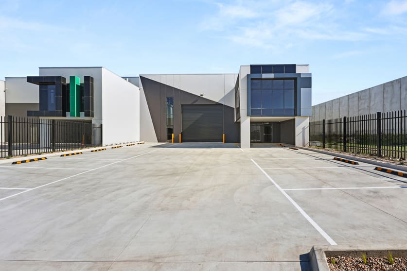Click to view all images 5 Pelly Court Epping VIC 3076 - Image 3