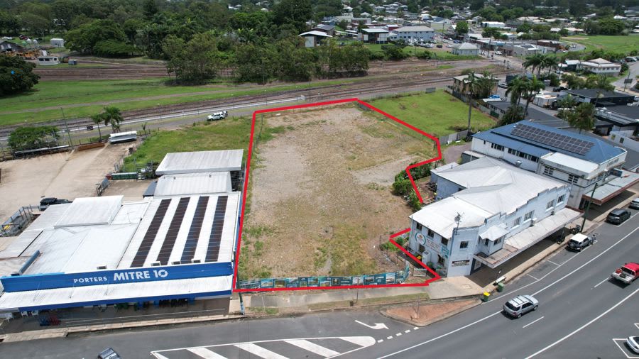 Click to view all images 7-11 Broad Street Sarina QLD 4737 - Image 3