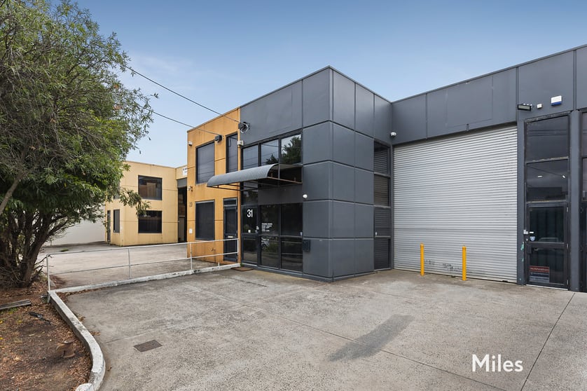 Click to view all images 31 Longview Court Thomastown VIC 3074 - Image 1