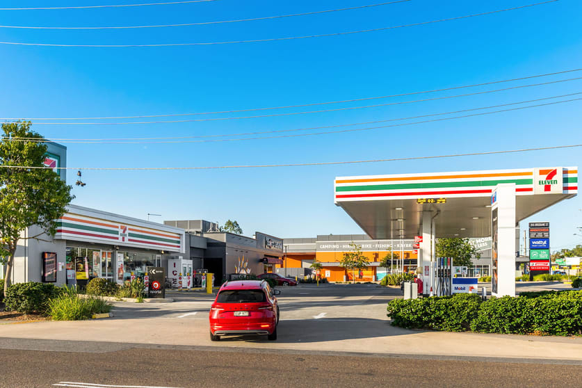 Click to view all images 7-Eleven & Oporto, 357 Brisbane Street West Ipswich QLD 4305 - Image 2