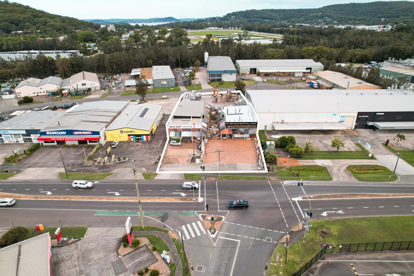 Click to view all images 262 Manns Road West Gosford NSW 2250 - Image 1