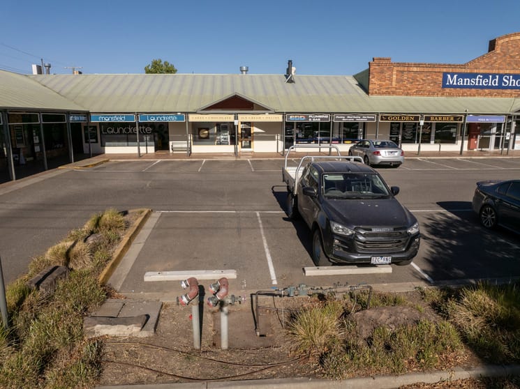 Click to view all images 7/20 Highett Street Mansfield VIC 3722 - Image 3