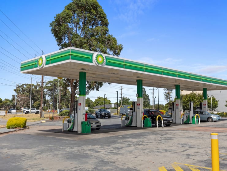 Click to view all images 296-298 Frankston-Dandenong Road (Corner Klauer Street) Seaford VIC 3198 - Image 3