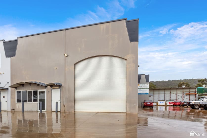 Click to view all images 25 Keates Road Armadale WA 6112 - Image 2
