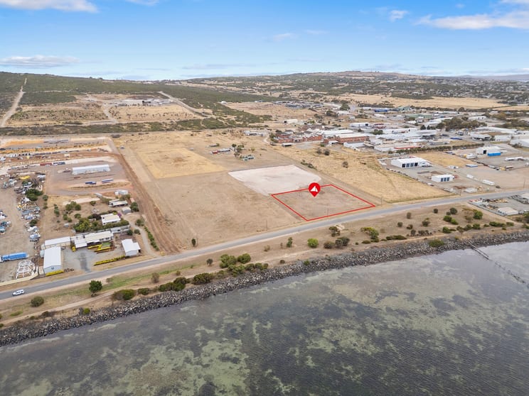 Click to view all images 75/ Proper Bay Road Port Lincoln SA 5606 - Image 2