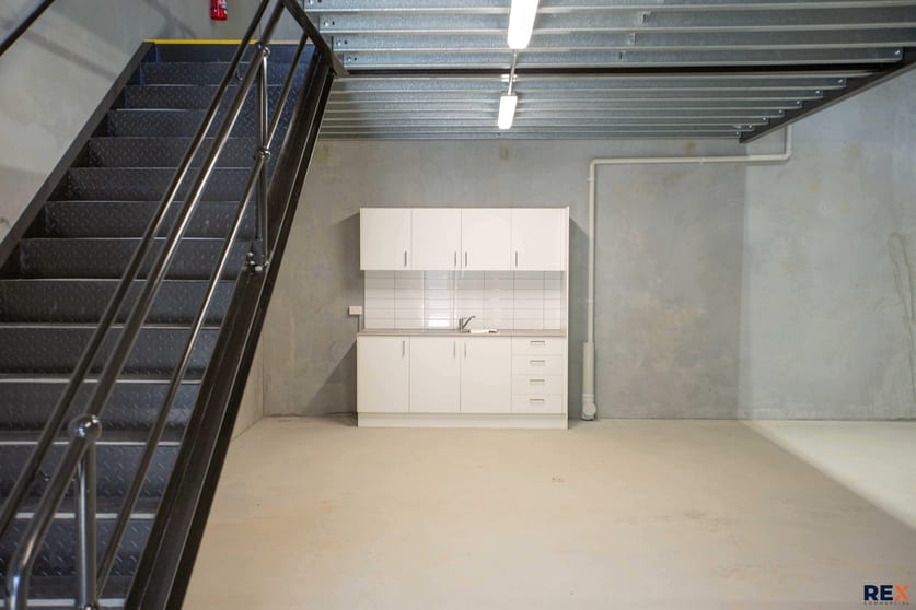17 Middle Road Hillcrest QLD 4118 - Image 3