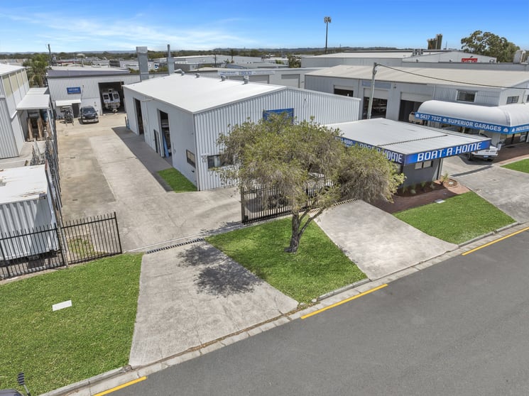 Click to view all images 14 Bearing Avenue Warana QLD 4575 - Image 1
