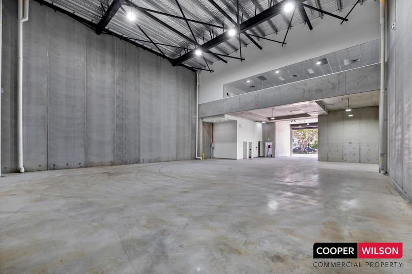 Click to view all images 52 Woodfield Boulevard Caringbah NSW 2229 - Image 2
