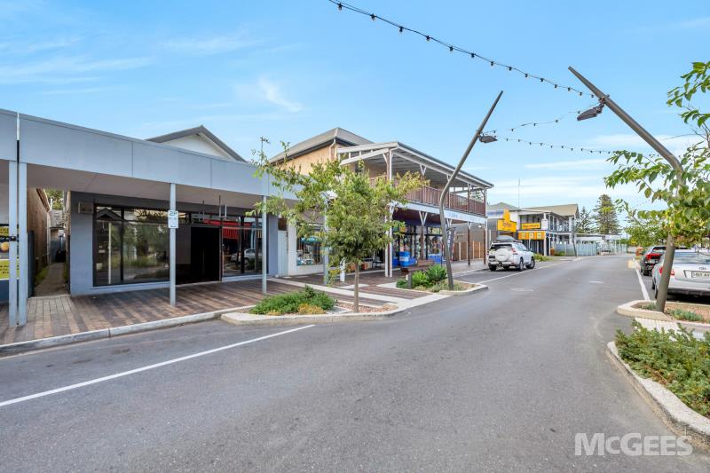 Click to view all images 18 Ocean Street Victor Harbor SA 5211 - Image 3