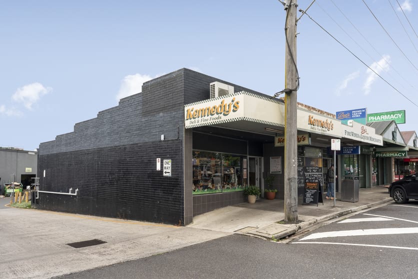 Click to view all images 202 Warrandyte Road Ringwood North VIC 3134 - Image 2