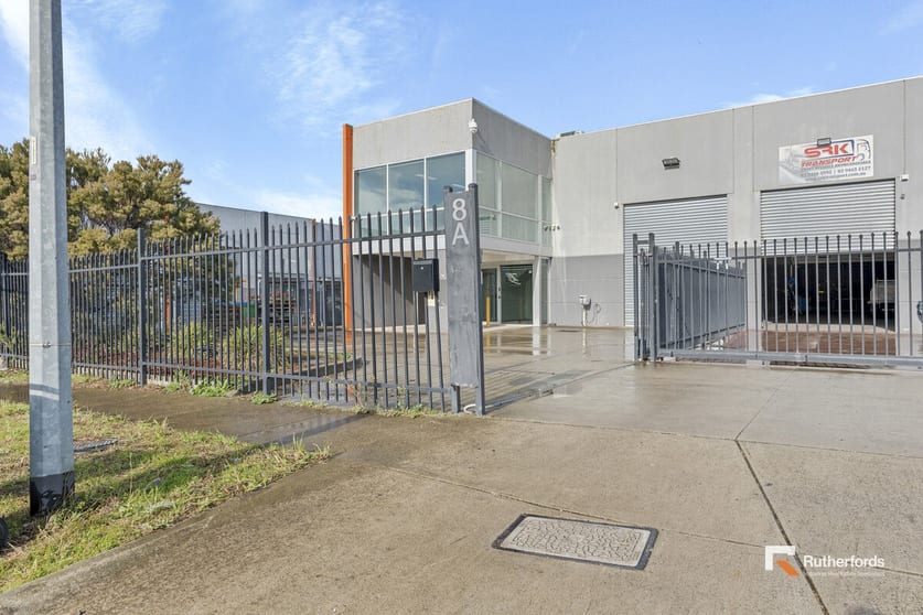 Click to view all images 8A Lawn Court Craigieburn VIC 3064 - Image 2