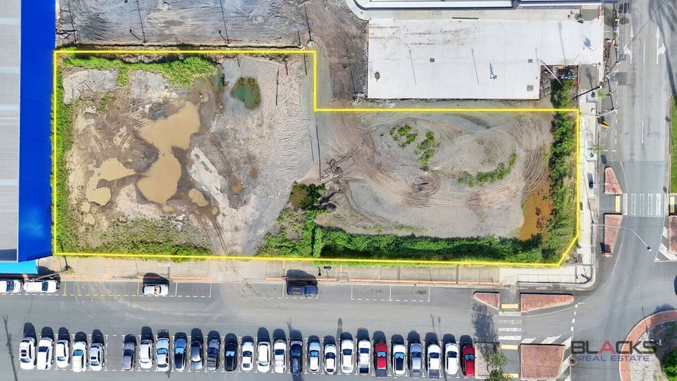 Click to view all images 10 Peel Street Mackay QLD 4740 - Image 3