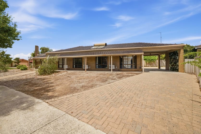 Click to view all images 6 Henderson Court Shepparton VIC 3630 - Image 1