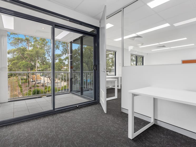 Click to view all images 52/5-7 Inglewood Place Norwest NSW 2153 - Image 1