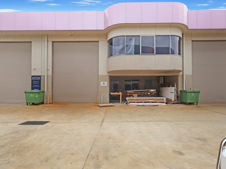 Click to view all images 2/10 Brumby Street Seven Hills NSW 2147 - Image 2