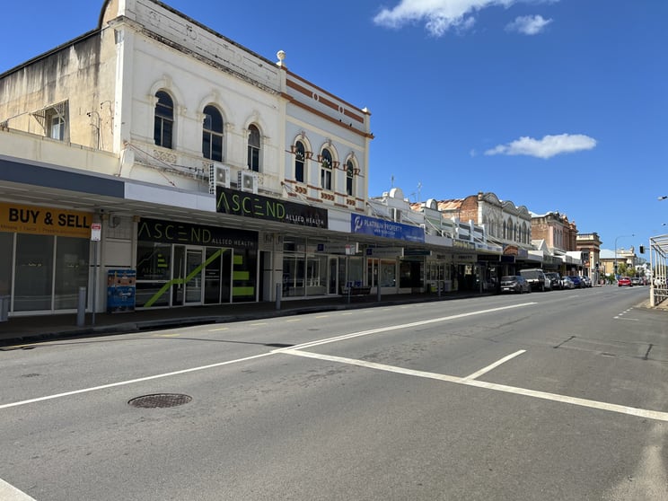 Click to view all images 8/355 Kent Street Maryborough QLD 4650 - Image 2