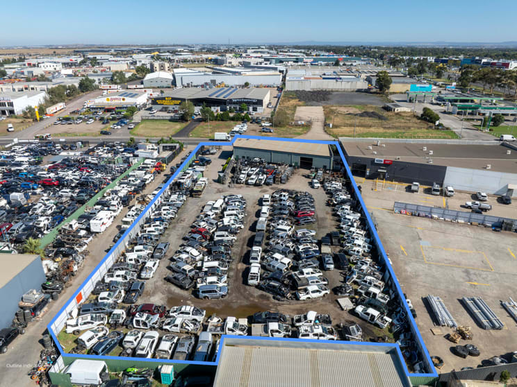 Click to view all images 54B Westwood Drive Ravenhall VIC 3023 - Image 3