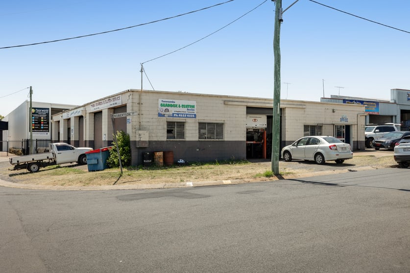 Click to view all images 8 Fitzgibbon Street South Toowoomba QLD 4350 - Image 2