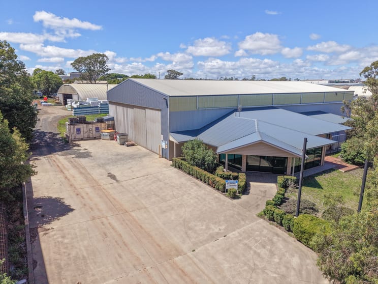 Click to view all images 6-8 Kimberley Court Torrington QLD 4350 - Image 2