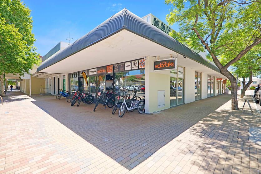 Click to view all images 33 Adelaide Street Fremantle WA 6160 - Image 2
