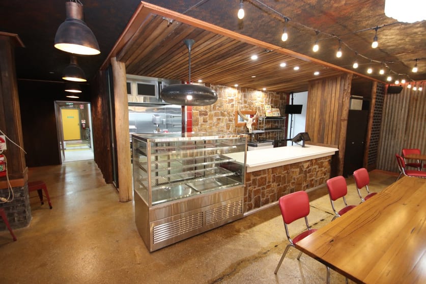 Click to view all images 16 Second Street Katherine NT 0850 - Image 3