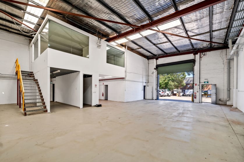 Click to view all images 38 Sir Joseph Banks Street Botany NSW 2019 - Image 5