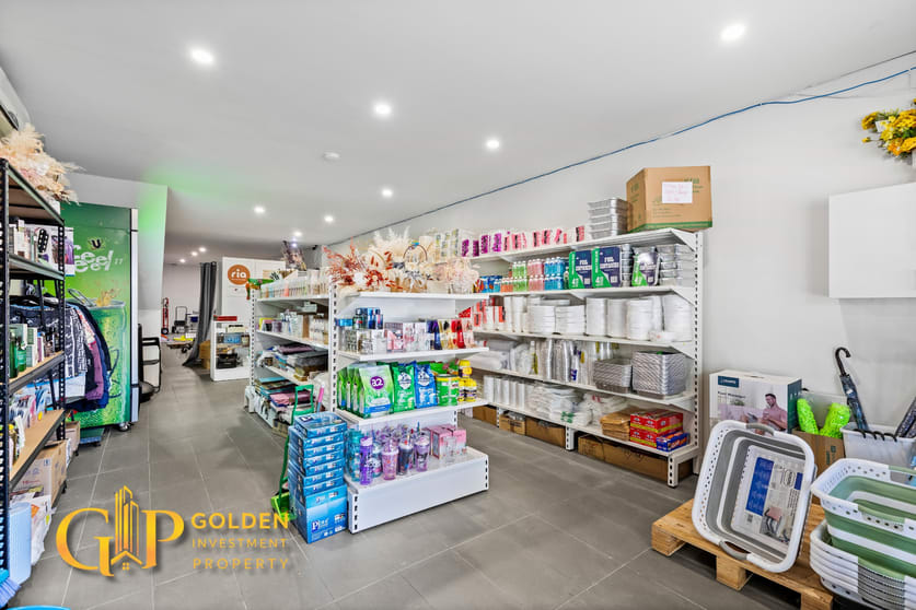 Click to view all images 217 Hampshire Road Sunshine VIC 3020 - Image 3