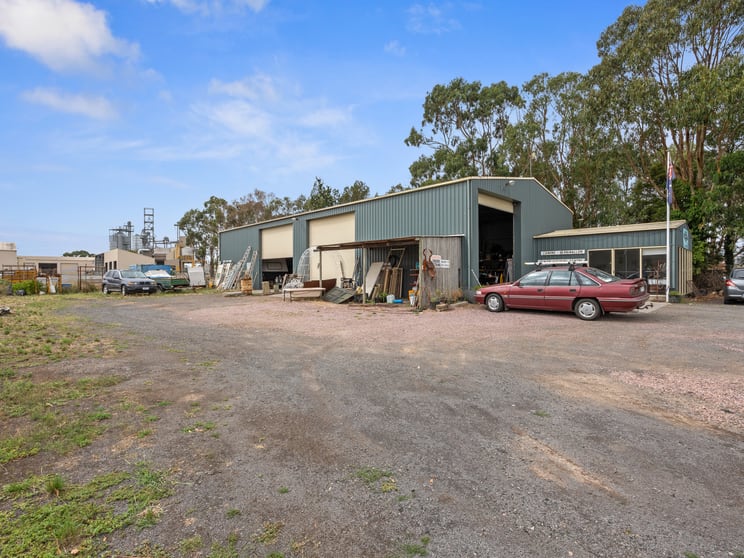 Click to view all images 40 Church Street Camperdown VIC 3260 - Image 3