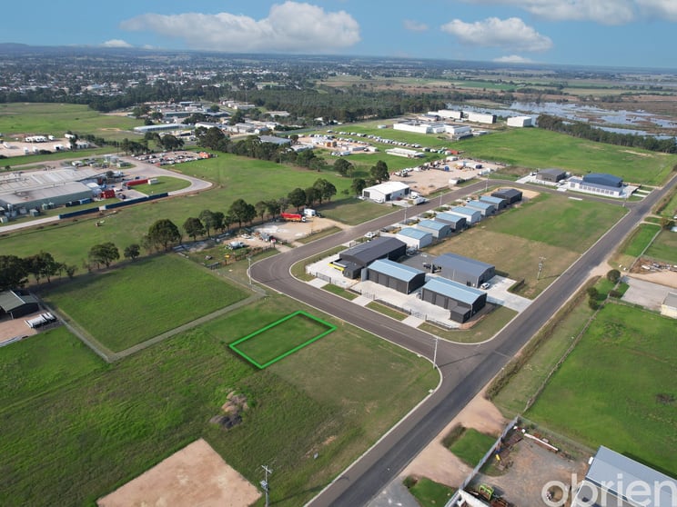 Click to view all images 3/3 Jackson Crescent Bairnsdale VIC 3875 - Image 1