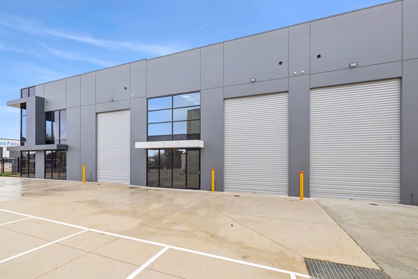 Click to view all images 2/15 Icon Drive Delacombe VIC 3356 - Image 2