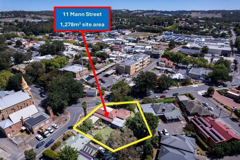 Click to view all images 11 Mann Street Mount Barker SA 5251 - Image 2