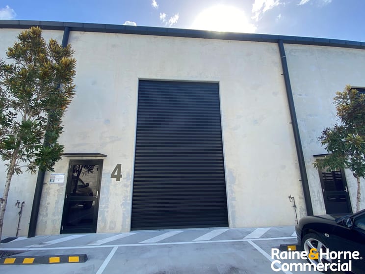 Click to view all images 4/102 Delta Street Geebung QLD 4034 - Image 2