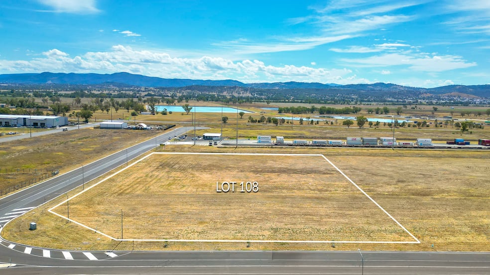 Click to view all images Tamworth Global Gateway Park Tamworth NSW 2340 - Image 2