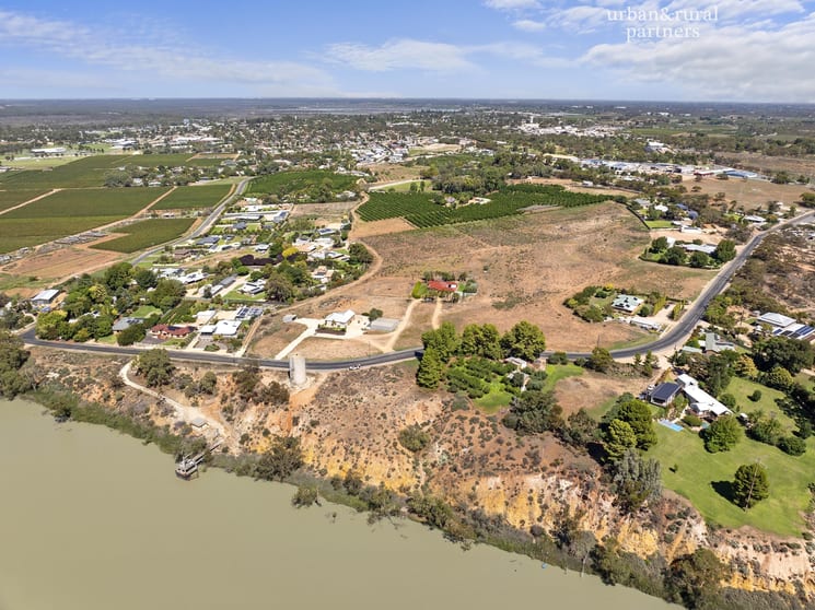 Click to view all images 429 Riverview Drive Berri SA 5343 - Image 1