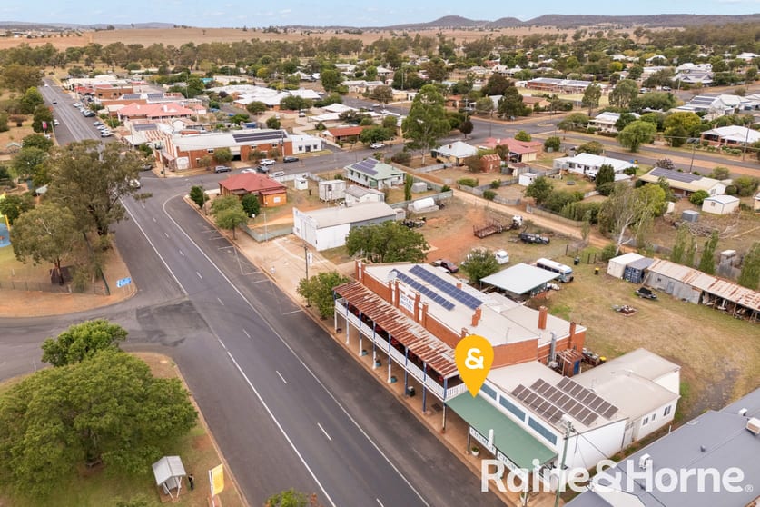Click to view all images 84 Bolaro Street Dunedoo NSW 2844 - Image 2
