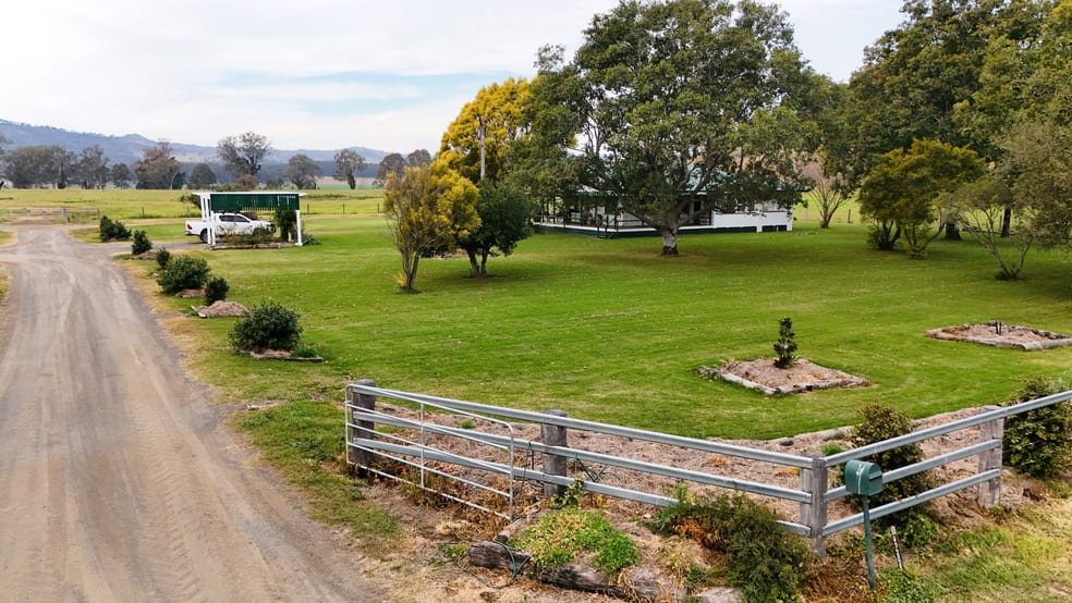 Click to view all images Holding 2/288 Round Mountain Road Laravale QLD 4285 - Image 1