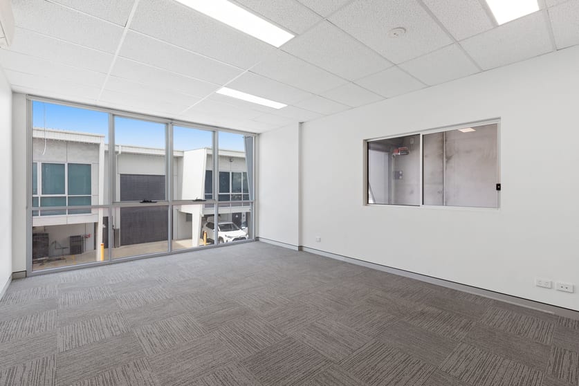 Click to view all images 11 Jullian Close Banksmeadow NSW 2019 - Image 3