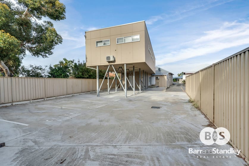 Click to view all images 19 Forrest Avenue South Bunbury WA 6230 - Image 3