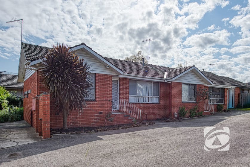 Click to view all images 3/8 Wheeler Street Berwick VIC 3806 - Image 2