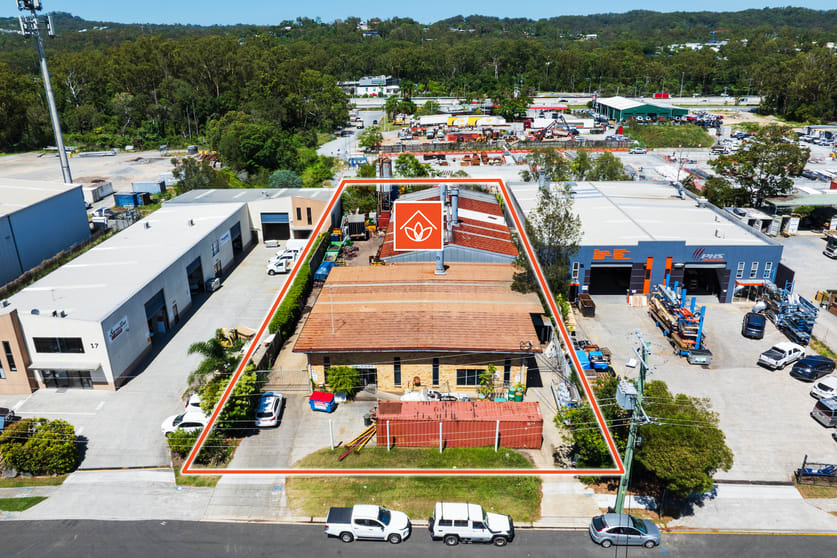 Click to view all images 15 Alex Fisher Drive Burleigh Heads QLD 4220 - Image 1