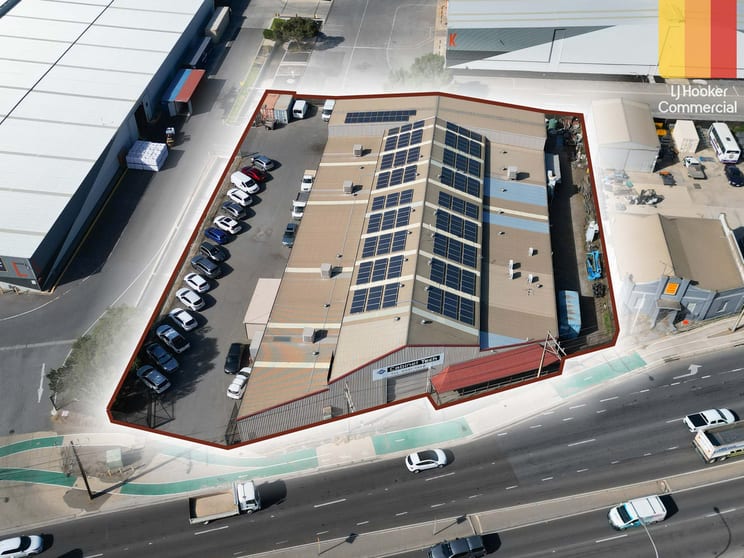 Click to view all images 18 Francis Street Port Adelaide SA 5015 - Image 1