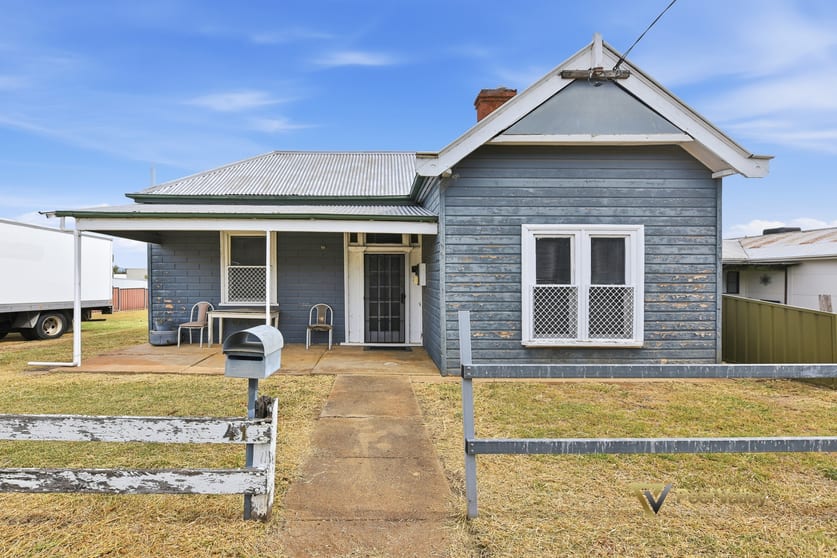 Click to view all images 41 Byrnes Street Tamworth NSW 2340 - Image 1