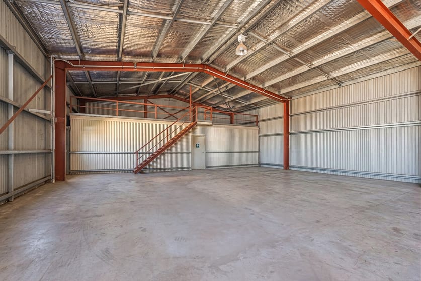 Click to view all images 4/8 Decastilla Street Minyirr WA 6725 - Image 2