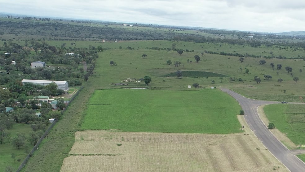 Click to view all images 21-31 Wormwell Drive Roma QLD 4455 - Image 2