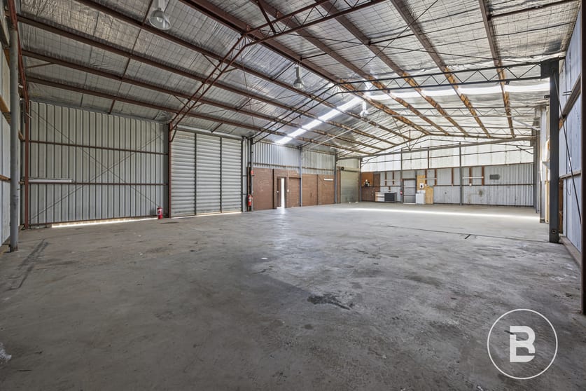 Click to view all images 5 Johnson Street Maryborough VIC 3465 - Image 3