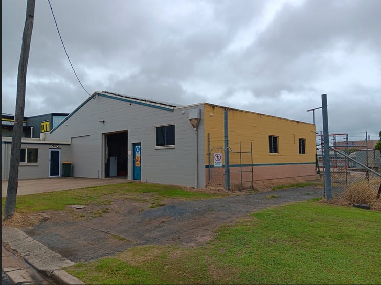 Click to view all images 5-7 Petersen St Bundaberg East QLD 4670 - Image 1
