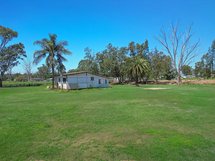 Click to view all images 20 Devonshire Road Rossmore NSW 2557 - Image 2